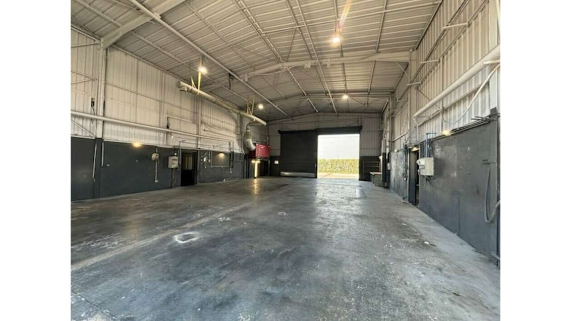 NÎMES - LOCAL D'ACTIVITE à louer