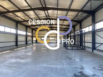 A louer hangar neufs 366m² + annexes à Nîmes