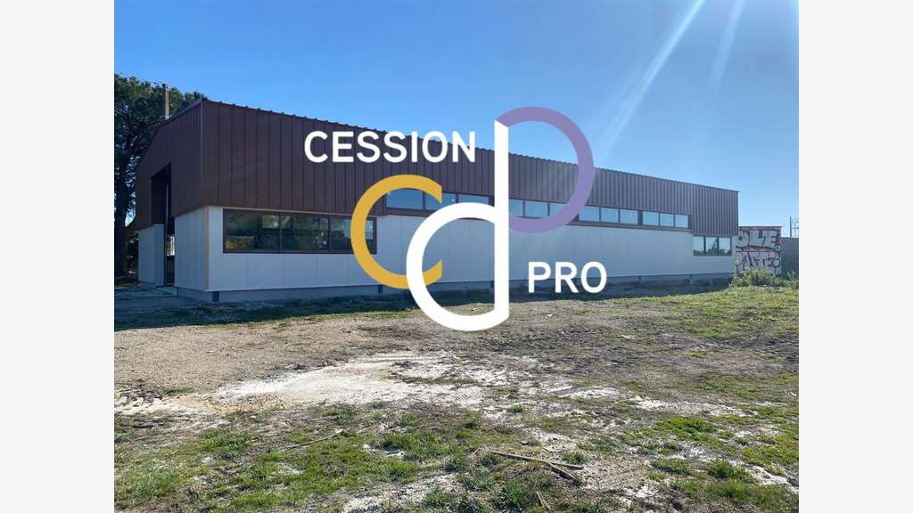 A louer hangar neufs 366m² + annexes à Nîmes