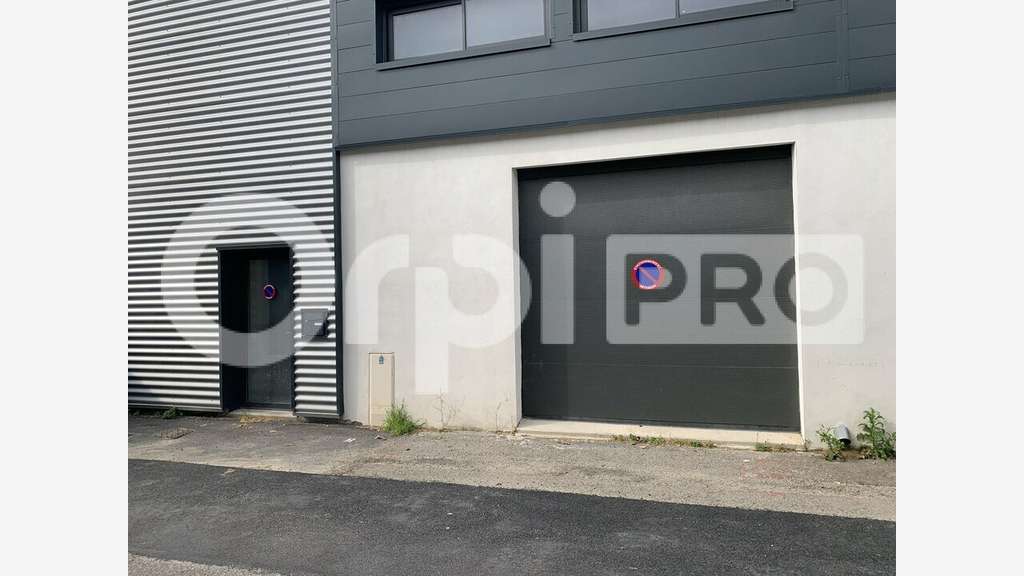 Loue local d'activité 150m² Nîmes proche autoroute