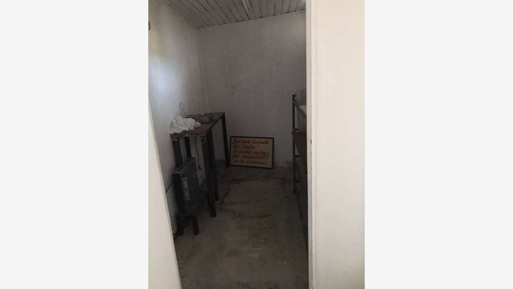 Loue local pro de 135m² en RDC à Nîmes Ecusson