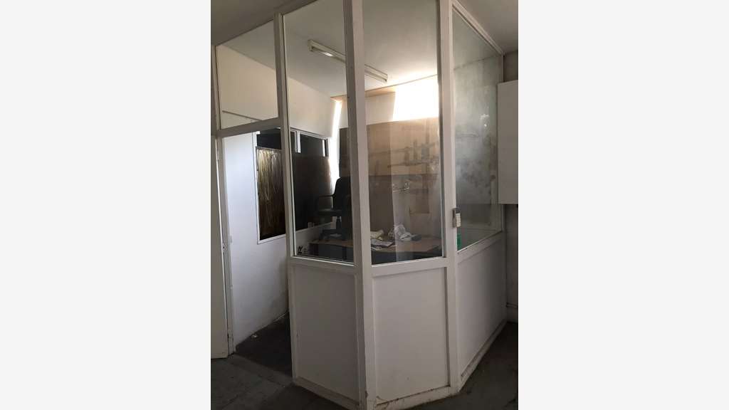 Loue local pro de 135m² en RDC à Nîmes Ecusson