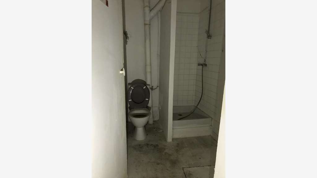 Loue local pro de 135m² en RDC à Nîmes Ecusson