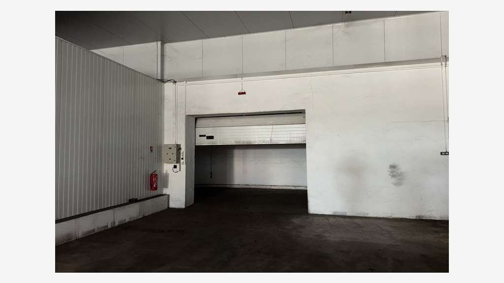 Local d'activité 1503m² à louer sur Nîmes Ouest