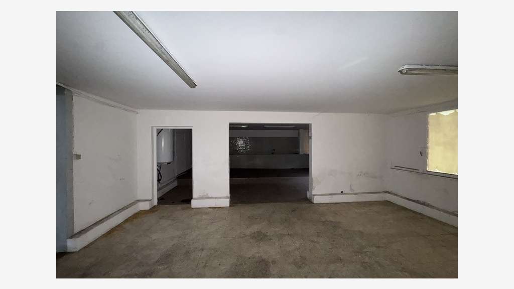 Local d'activité 1503m² à louer sur Nîmes Ouest
