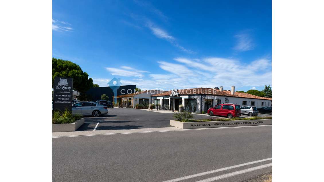 Loue local 180m² emplacement commercial N°1 Nîmes