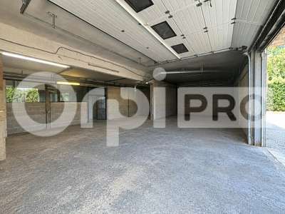 A louer local d'activité de stockage 140m² à Nîmes