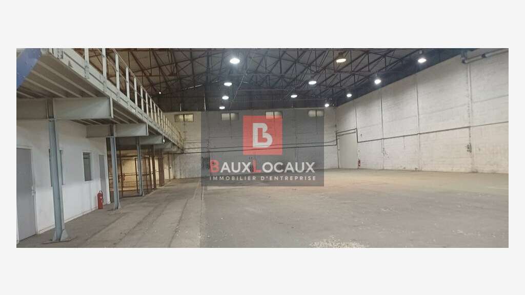 A louer local d'activité 1155m² à Nîmes