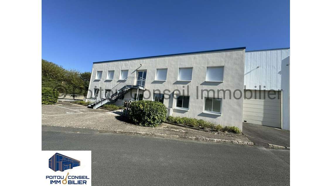 Entrepôt 1700m² à louer à Niort