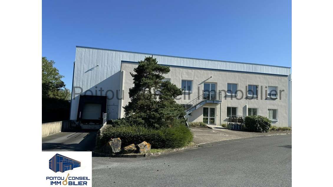 Entrepôt 1700m² à louer à Niort