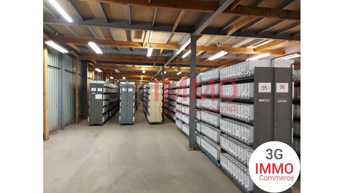 A louer entrepôt  1765m² à Niort ZA Sud