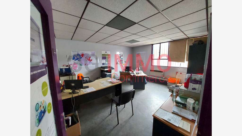 A louer entrepôt de 540m² à Niort empl stratégique