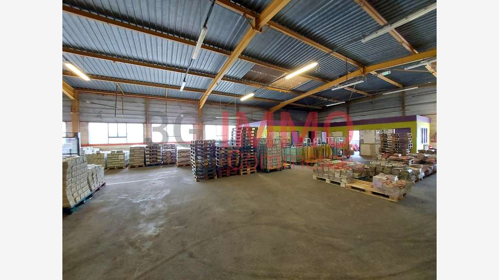 A louer entrepôt de 540m² à Niort empl stratégique