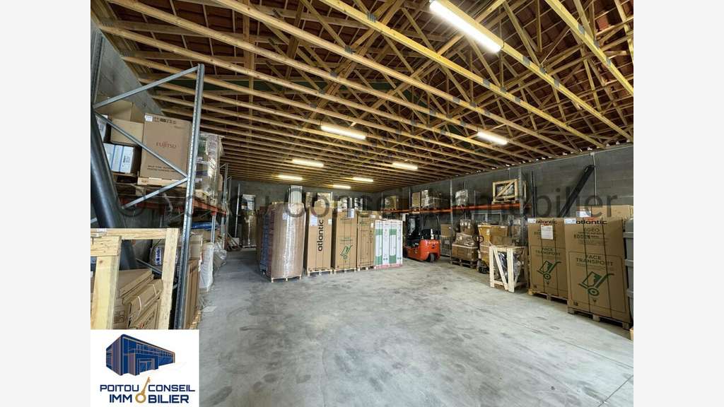 Loue local d'activité 240m² Niort empl stratégique