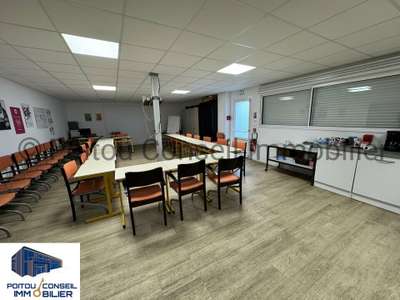 Local d'activité 950m² à louer Niort Mendes France