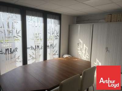 Location Locaux d'activités - Entrepôts à Niort