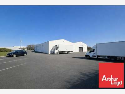 Loue local d'activité 1010m² Niort Mendès France