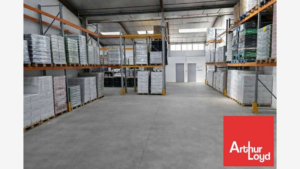 Loue local d'activité 1010m² Niort Mendès France