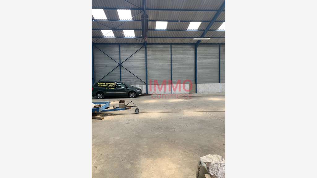 A louer entrepôt 450m² à Niort Est