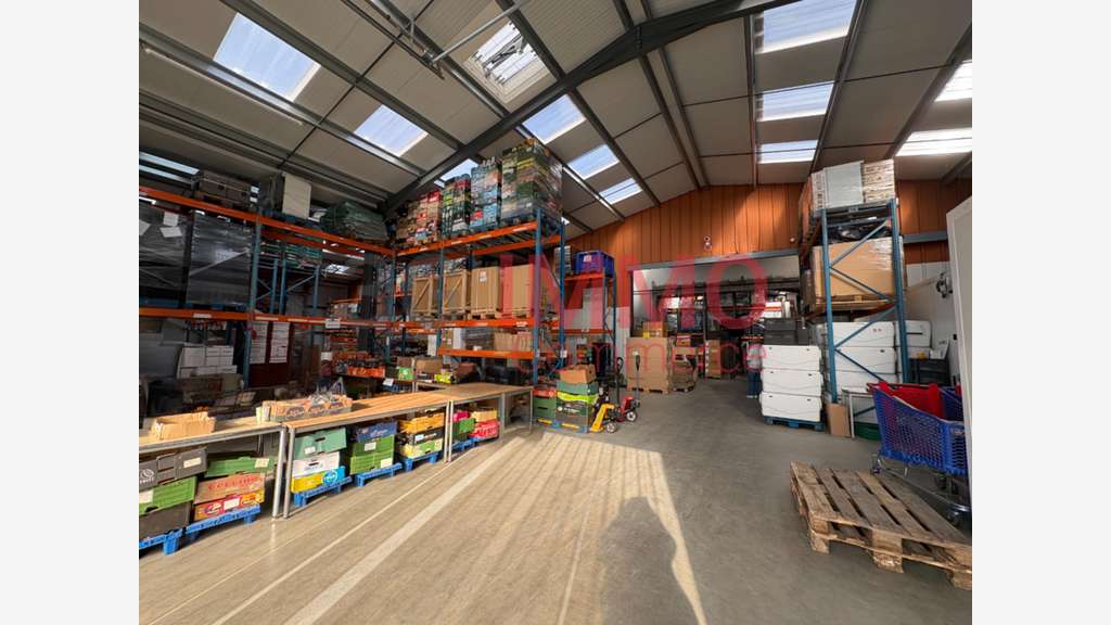 A louer local 1010m² secteur Mendes France Niort