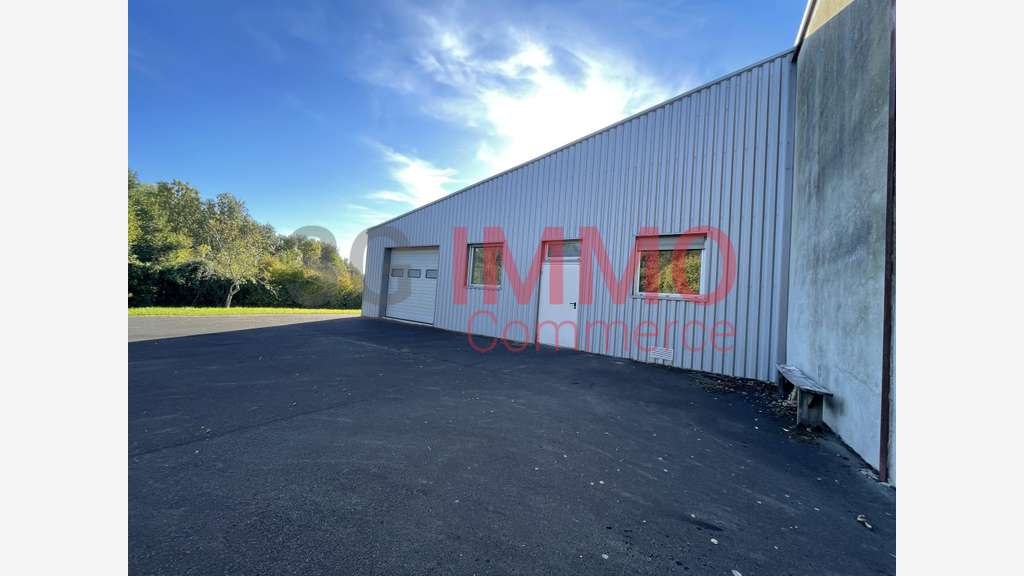 A louer local 1332m² à Niort Bessines 
