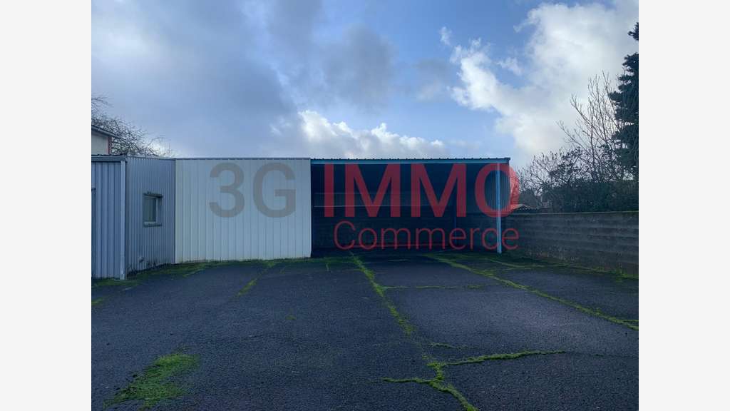 A louer local 1332m² à Niort Bessines 