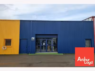 A louer local d'activité 293m² Niort Mendès France