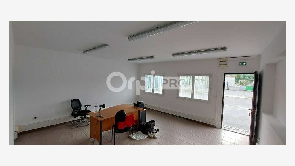A louer local d'activité 301m² en ZAC Nogent/Oise