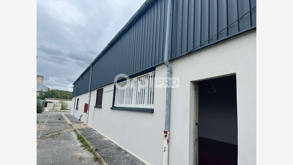 A louer local d'activité 301m² en ZAC Nogent/Oise
