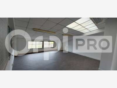 Loue local activité bureaux 78m² à Nogent-sur-Oise