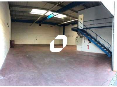 Location Locaux d'activités - Entrepôts à Noisiel