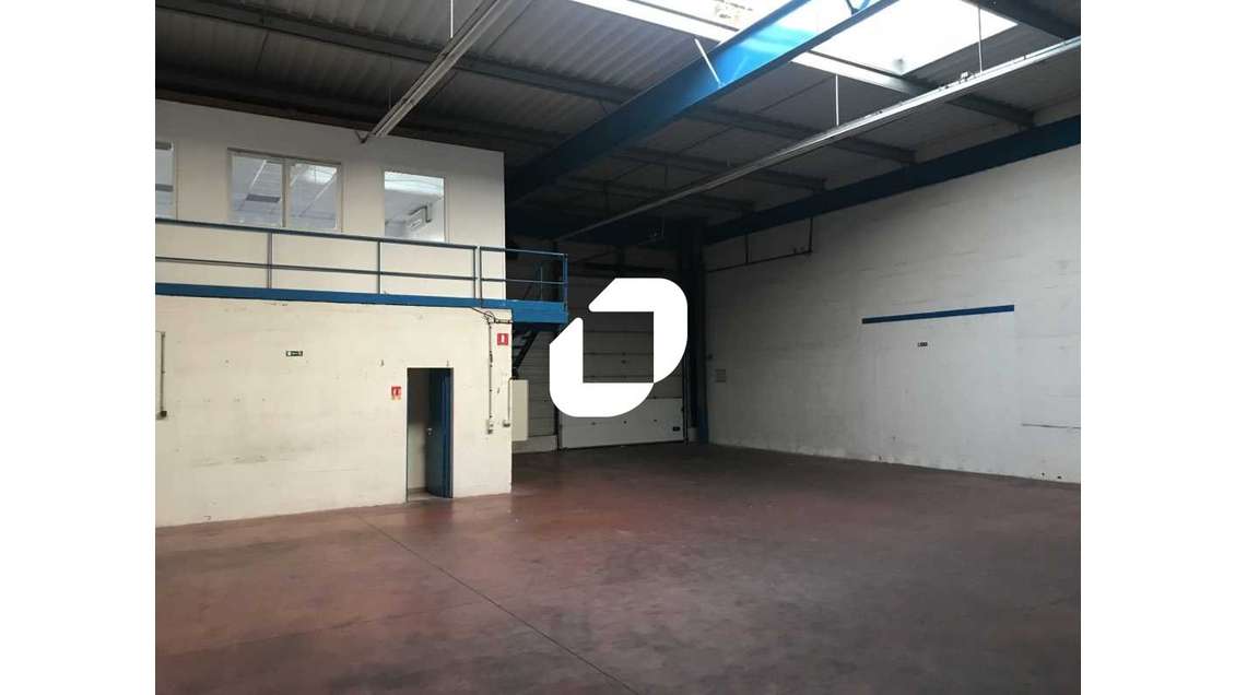 A louer Local d'activité 281m² Noisiel