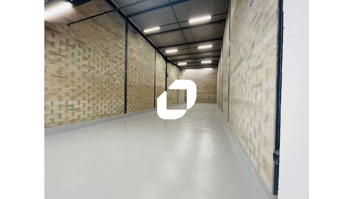 A louer Local d'activité 220m² Noisy le grand