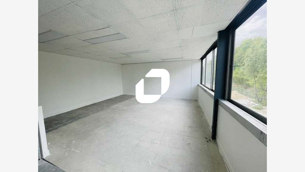 A louer Local d'activité 220m² Noisy le grand