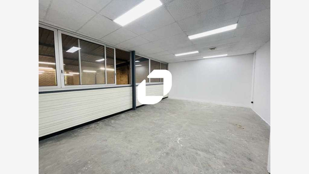 A louer Local d'activité 350m² Noisy le grand