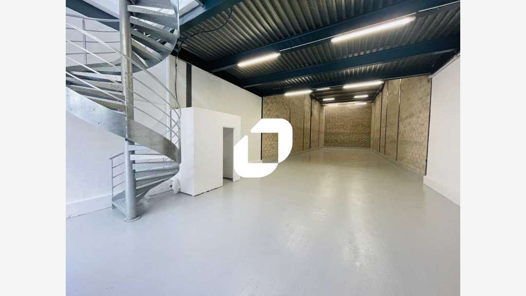 A louer Local d'activité 700m² Noisy le grand