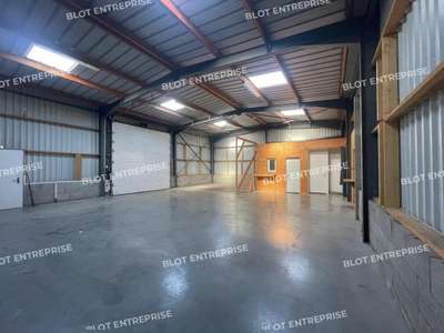 A louer locaux d'activités 208m² à Noyal