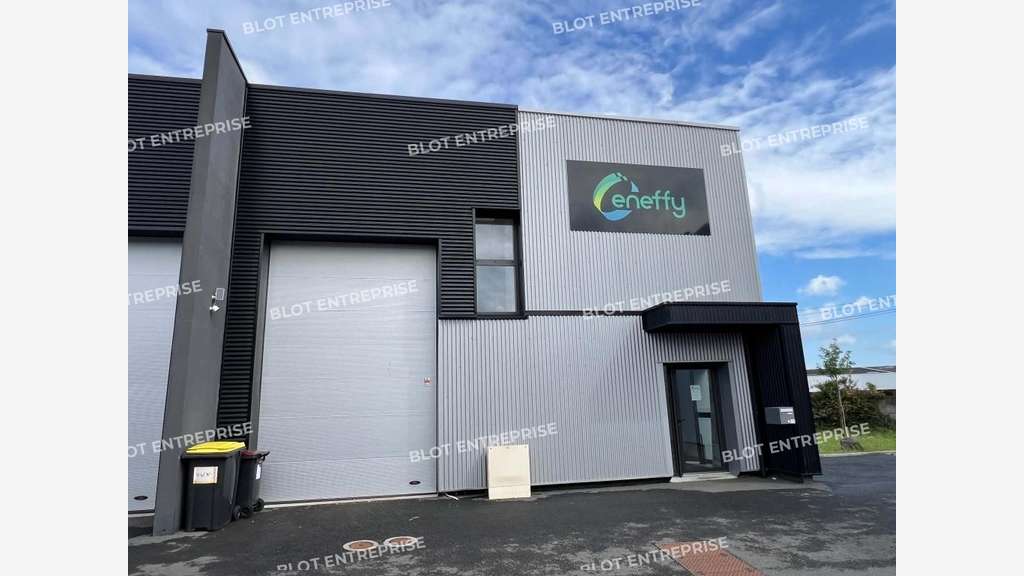 A louer cellule d'activités neuve 220m² à Noyal 