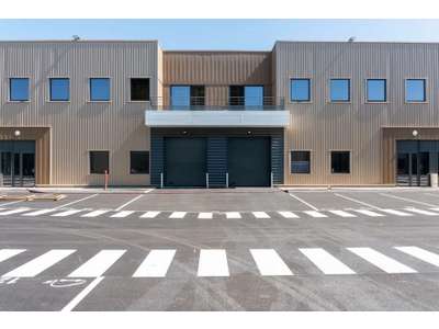 Location Locaux d'activités - Entrepôts à Oissel