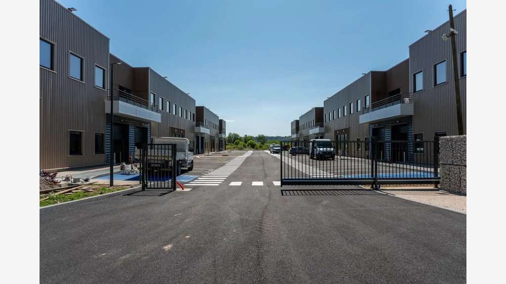 Locaux d'activités à partir de 190 m² à Oissel