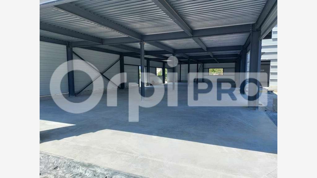 Local commercial de 40m² à louer à Oraison