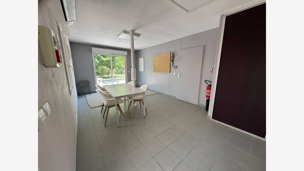 ORAISON - LOCAL PROFESSIONNEL à louer