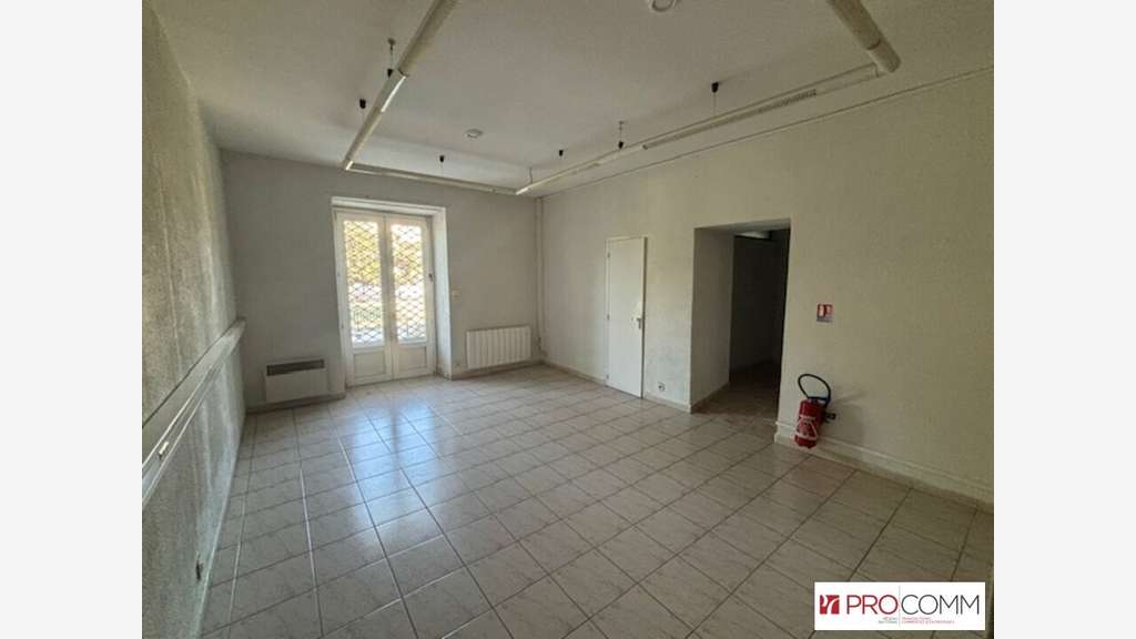 A louer local professionnel 200m² à Orange centre