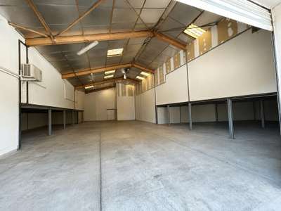 Location Locaux d'activités - Entrepôts à Orange