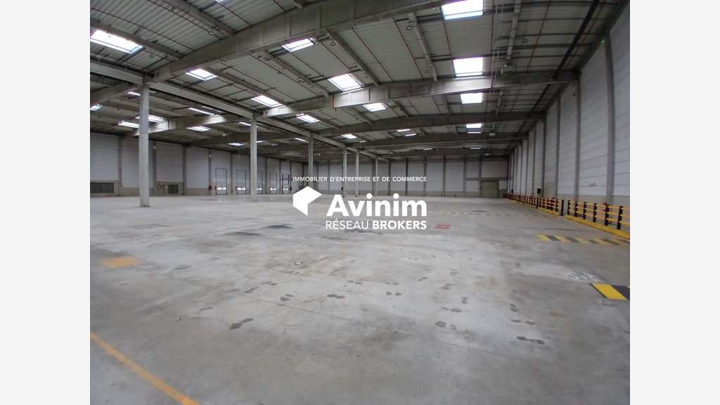 Plateforme logistique divisible à louer Orléans