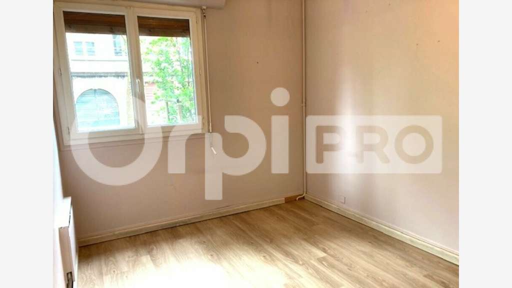 Loue local professionnel 65m² proche gare Orléans