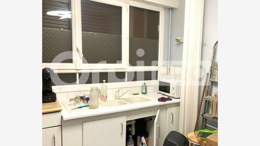 Loue local professionnel 65m² proche gare Orléans