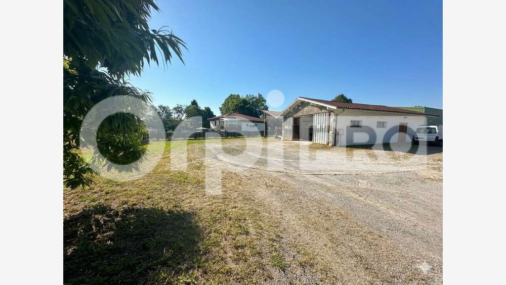 Entrepôt de 108m² à louer à Orthevielle
