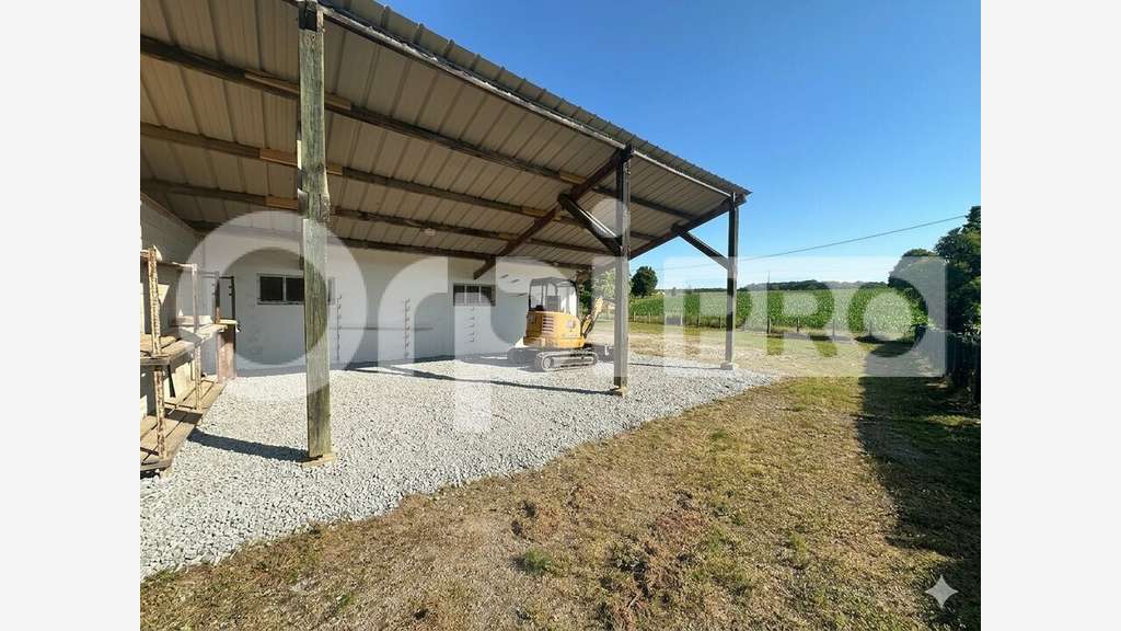 Entrepôt de 108m² à louer à Orthevielle