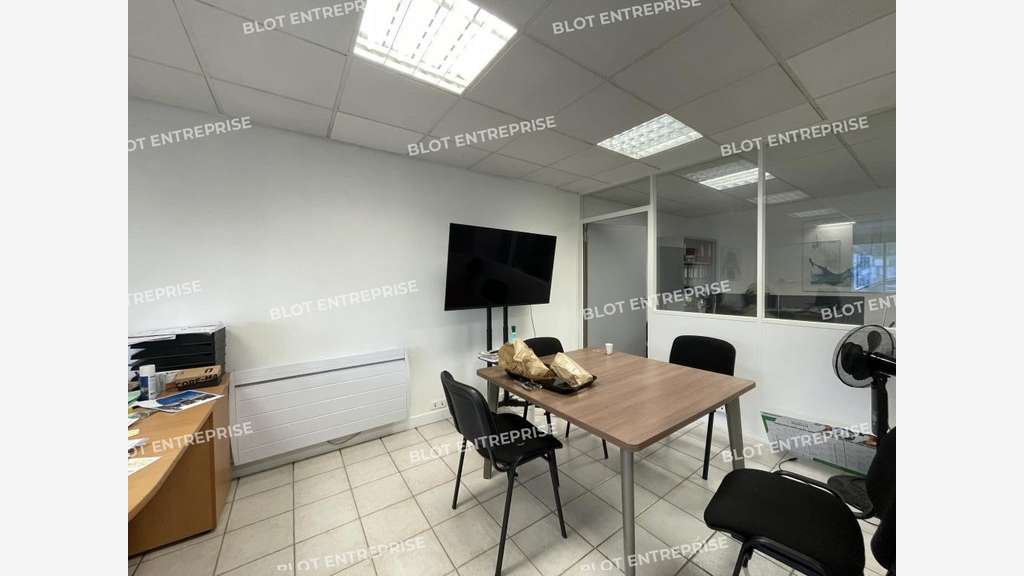 A louer local d'activités de 346m² à Orvault